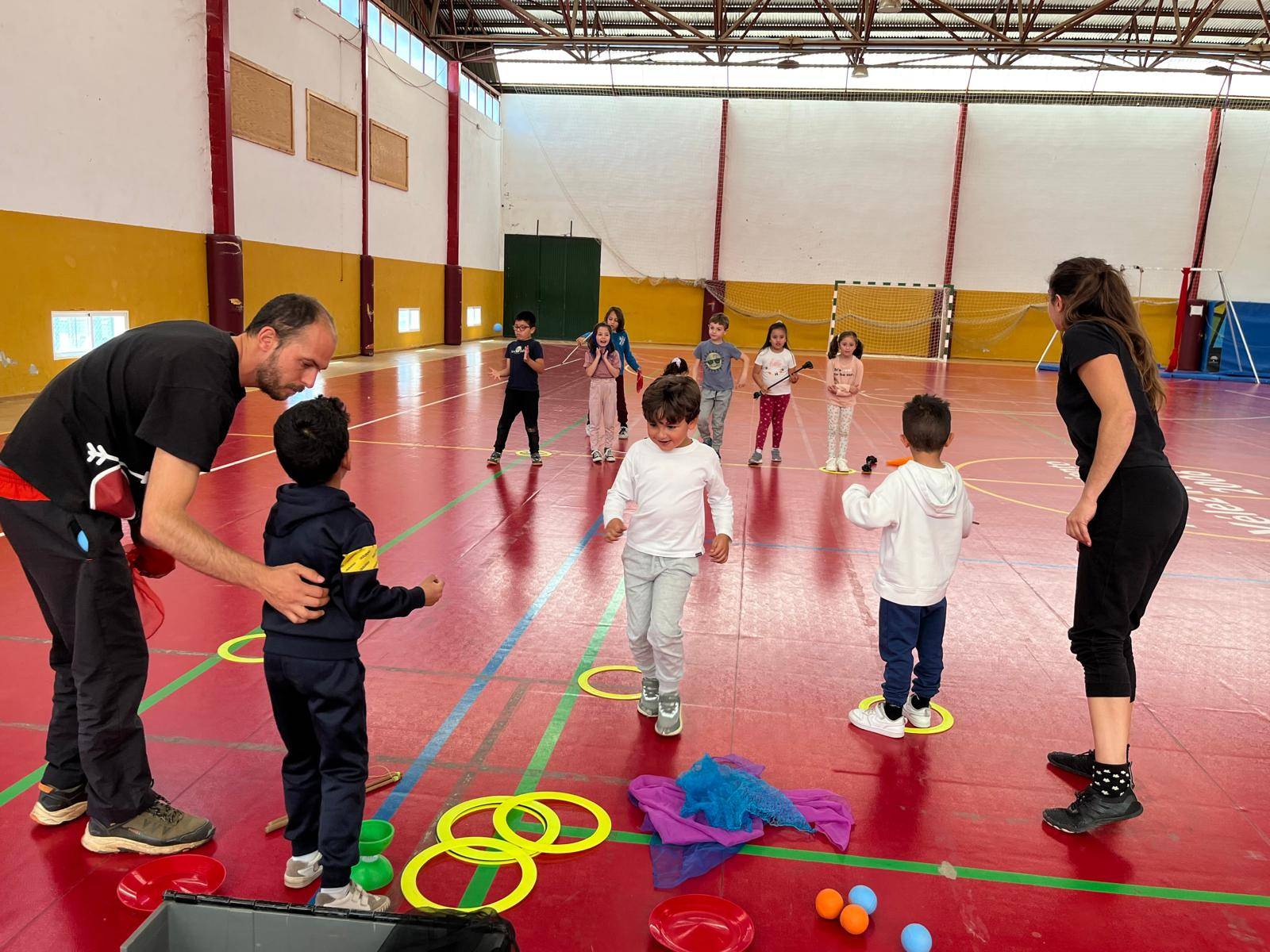 Imagen representativa de las actividades que hacemos de campamentos